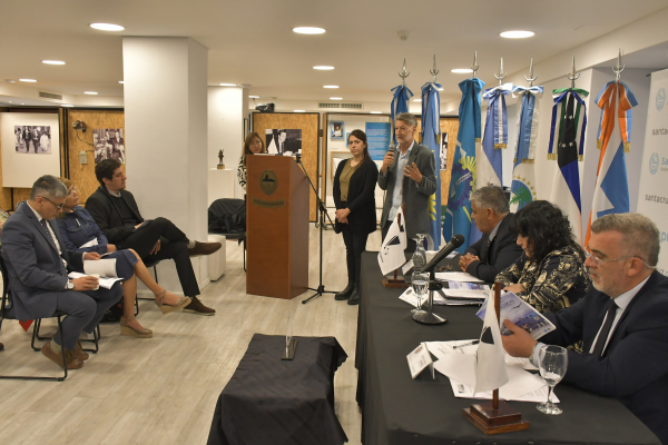 El Parlamento Patagónico declaró de interés provincial al Libro &quot;Viajemos&quot;