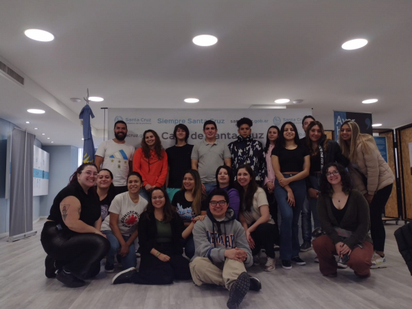 El Espacio de Juventudes de Casa de Santa Cruz realizó el primer encuentro con estudiantes santacruceñxs en CABA