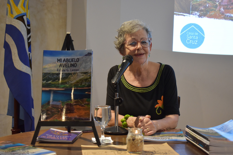 Exitosa presentación en Casa de Santa Cruz del libro: “Mi abuelo Evelino”