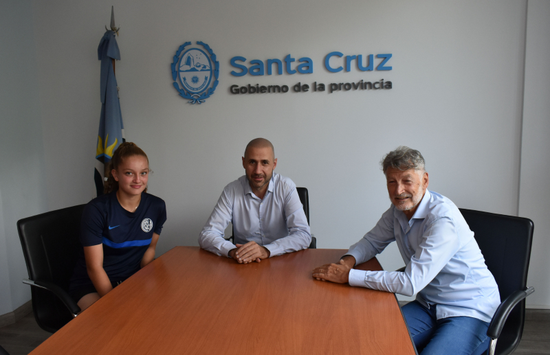 Joven deportista calafateña visitó la Casa de Santa Cruz