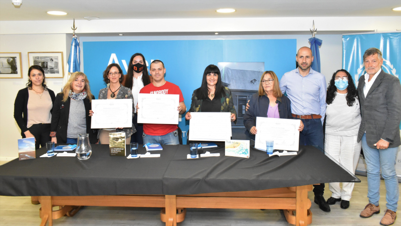 Casa de Santa Cruz presentó a los ganadores del certamen literario que participarán de la Feria Internacional del Libro