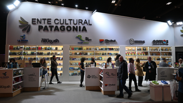 Casa de Santa Cruz presente en la 49º Feria Internacional del Libro