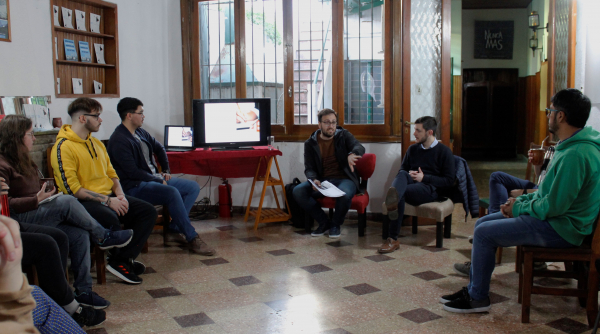 Estudiantes participaron de charla sobre Ley de Alquileres en la Casa de las Juventudes