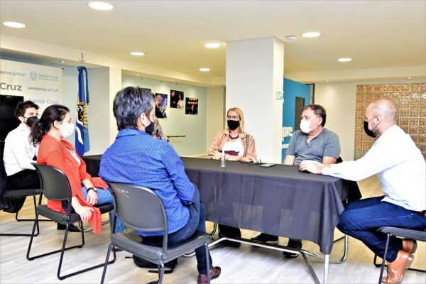 Las nuevas autoridades del Centro de Jubilados se reunieron con los directivos de la Casa de Santa cruz